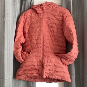 Lululemon down filled jacket in salmon. Size 8.